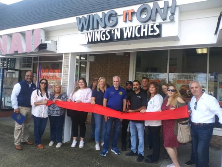 Wing It On held the ribbon-cutting for its new Long Island location.