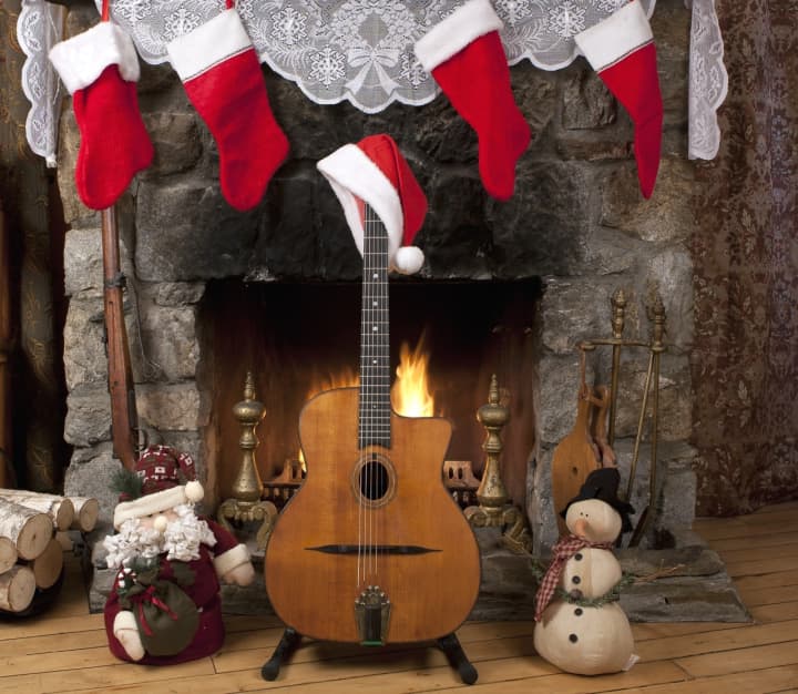 Guests will experience a night of guitar-based jazz melodies and festive swing dancing. 