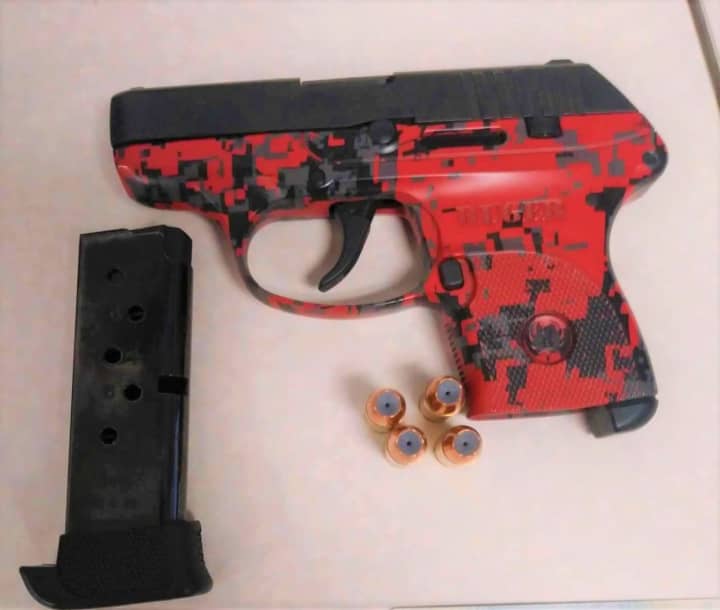 TSA photo of the loaded handgun.