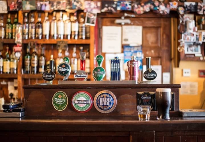 Spend your St. Paddy&#x27;s Day at one of the best Irish pubs in Connecticut!