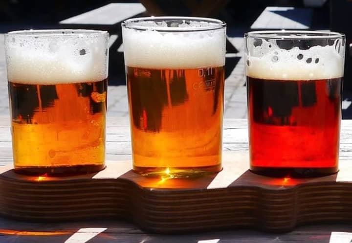 The new Little Ferry pub offers beer flights.