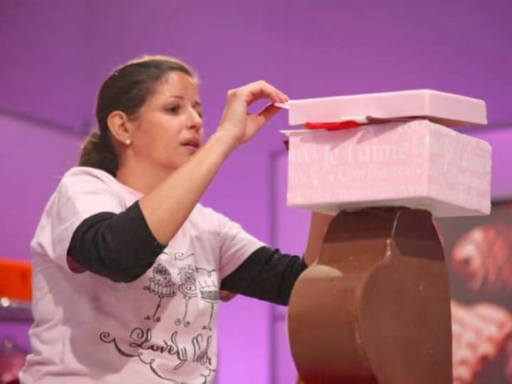 Renata Papadopoulos of Norwalk on her way to a win on &#x27;Cake Wars.&#x27; She owns Lovely Cakes in Stratford.