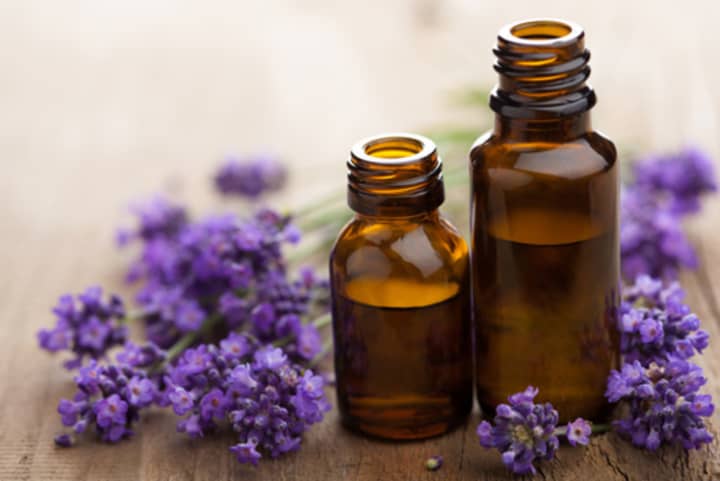 The use of essential oils is promoted as a way to lose weight.