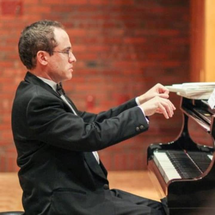 Jonathan Faiman will perform Oct. 7 at Concordia College in Bronxville.