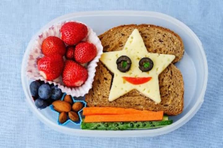Who says school lunches have to be boring? With a bit of planning, meals can be as yummy as they are healthy.