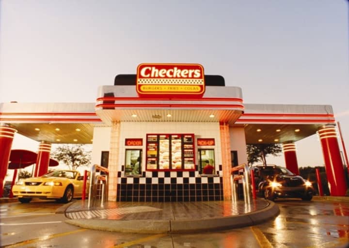 Checkers, with its double-drive-thru design, is coming to the I-95 corridor in Connecticut.