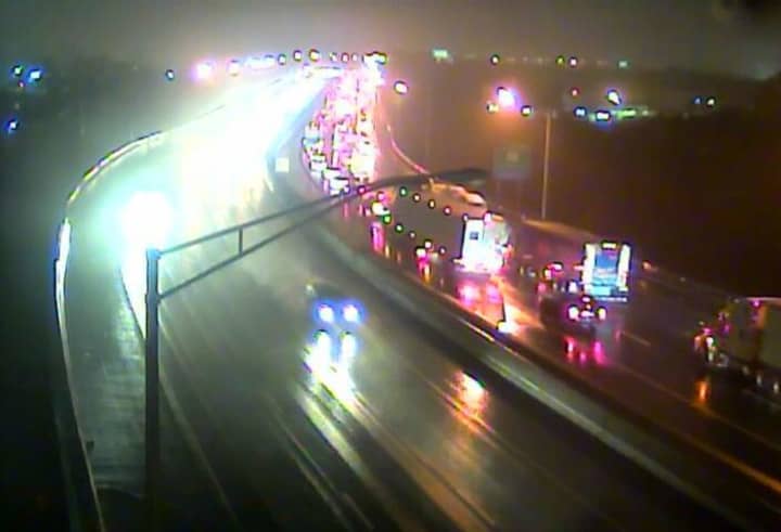 A tractor-trailer crash on I-95 South between Exit 29 for Stratford Ave and Exit 27a for Routes 8 and 25 is backing up traffic to Exit 30 for Lordship Boulevard/Route 113 on Monday morning.