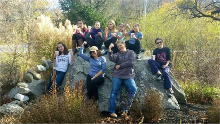 Mahopac Girl Scout Troop 1286 and Mahopac High School recently teamed did a fall cleanup of the high school&#x27;s gardens.