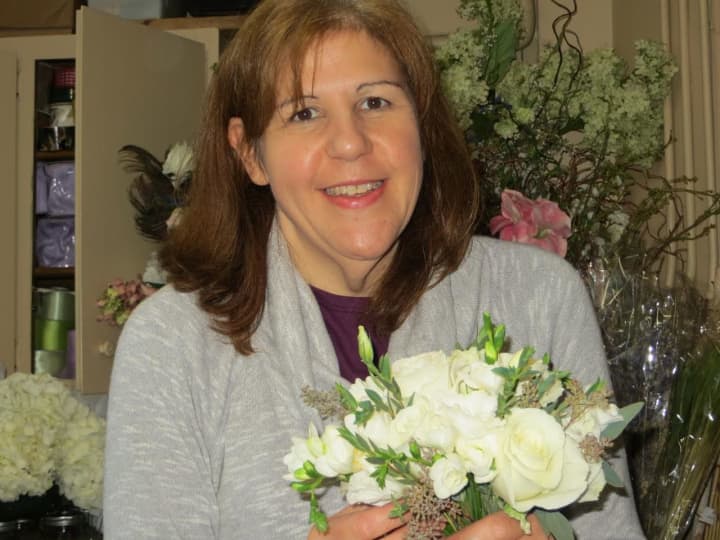 The New Canaan Beautification League is excited to host Maureen Laning, long-time owner of Bedford Village Florist, in a flower arranging demonstration.