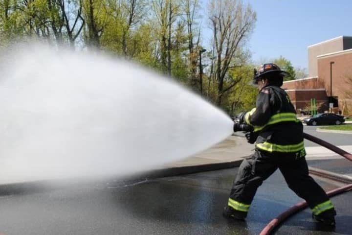 Sleepy Hollow firefighters are hosting a car wash fundraiser this weekend.