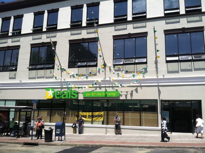 Deals, a bargain store affiliated with Dollar Tree, opened the doors of its 7 Main St., location Wednesday at the site of the former Yonkers Public Library. 