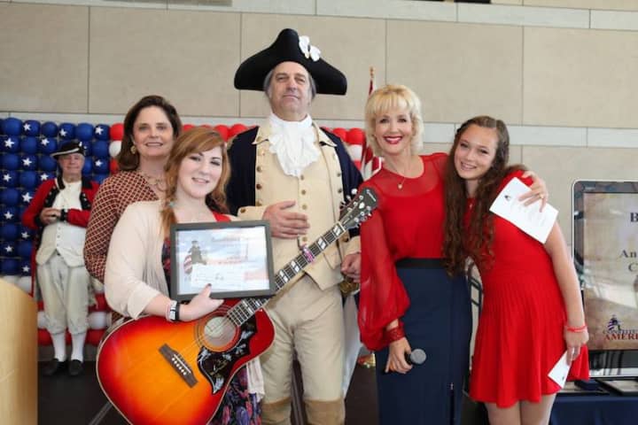 Cathy Gillespie, co-founder Constituting America, Annie Nirschel- Winner Best Song by a High School Student, Actor as George Washington, Janine Turner- co-founder Constituting America, and Juliette Turner. 