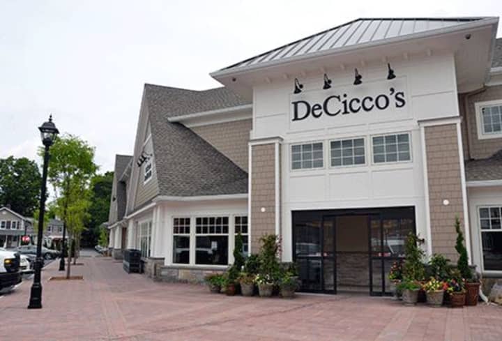 DeCicco&#x27;s Family Markets recently opened its new location in Armonk. 