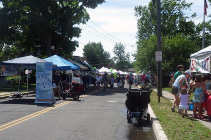 More than 70 merchants will line Old Ridgefield Road in Wilton Center this Saturday for the second annual Street Fair &amp; Sidewalk Sale, hosted by the Wilton Chamber of Commerce. 
