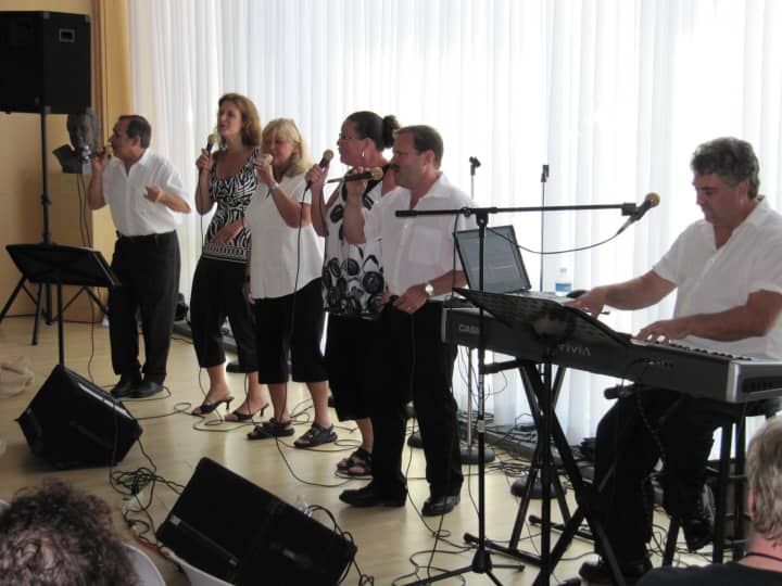 The crowd-pleasing vocal oldies group, In Harmony, performs its repertoire of &#x27;50s, &#x27;60s and &#x27;70s songs for the sixth straight year at Wilton Librarys Summer Music &amp; More Concert Series on Saturday at 7 p.m.