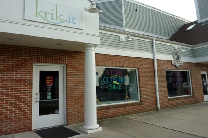 Krik-It and Une Minette, located in the Wilton River Park plaza at 5 River Road, are closing for good Friday.