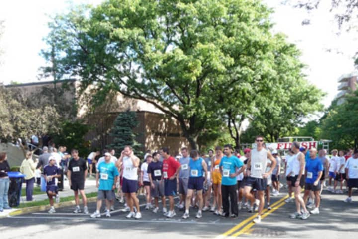 Runners at last year&#x27;s Tuckahoe Challenge Road Race.