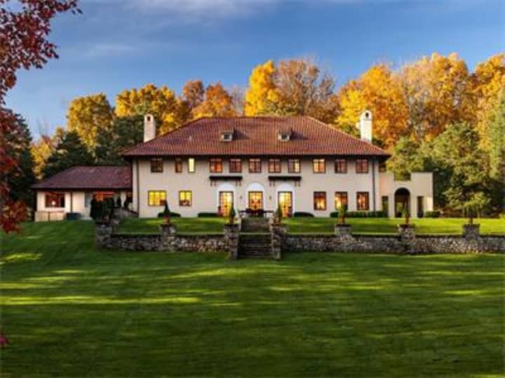 The estate on Mark Twain Lane, the site where the famous American author lived in the early 1900s, recently came on the market.