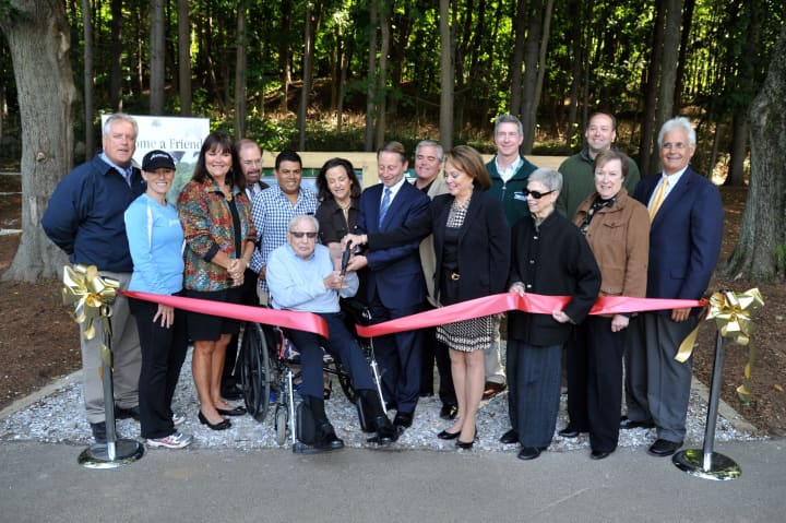 Friends of Westchester Parks recently unveiled the new 10-station exercise Fit-Trail at Kensico Dam Plaza. 