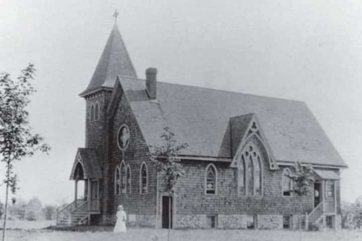 St. Paul&#x27;s Chapel as it appeared in 1899 on land donated by John Lewis.