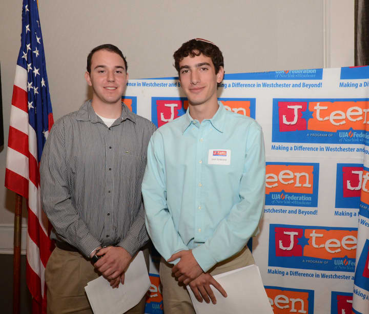 J-Teen Leadership Co-Chair Marc Hersch of Scarsdale, with Josh Goldstein, a Mamaroneck resident, who initiated J-Teen Leaderships application for the Slingshot Guide. 