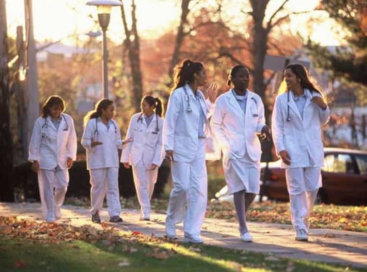 The College of New Rochelle has been awarded a federal grant for nursing students with economic disadvantages.