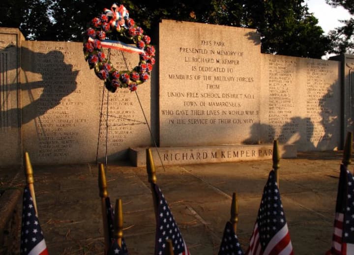 The Larchmont Historical Society pays tribute to fallen local heroes of World War II in a presentation hosted by Mark Schumer and John Esposito.