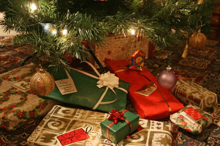 Excedrin is sponsoring complimentary holiday gift wrapping in Norwalk, New Canaan and Greenwich.