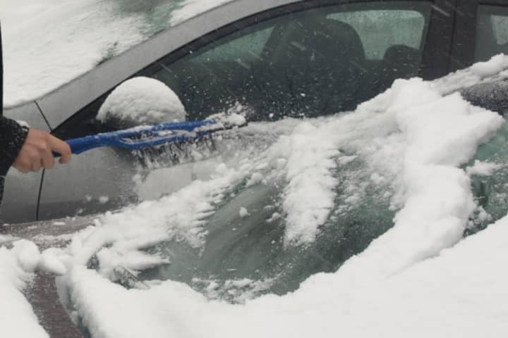 Commercial and average drivers alike will have to fully clean their cars after a snow storm in Connecticut starting Dec. 31.