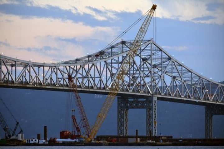 Work on the new Tappan Zee Bridge was suspended due to icy conditions in the Hudson River