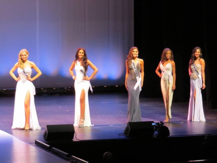 The five finalists for Miss New York U.S.A. before answering the final question in 2013 pageant 