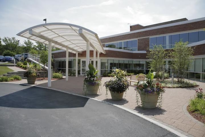 Northern Westchester Hospital Cancer Treatment and Wellness Center receives accreditation from Commission on Cancer 