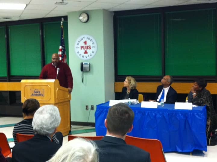 Lionel Turner, president of CSEA Local  9169, speaks at Wednesday&#x27;s State Budget Forum