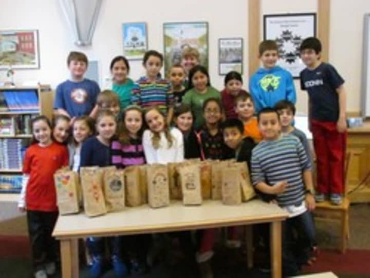 Mount Kisco Elementary School students helped make bag lunches for the homeless. 