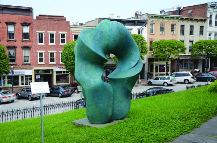 Ossining 3D, an outdoor exhibition of 25 sculptures mounted throughout the village to celebrate its bicentennial, helped the Village of Ossining win the President&#x27;s Award from ArtsWestchester.