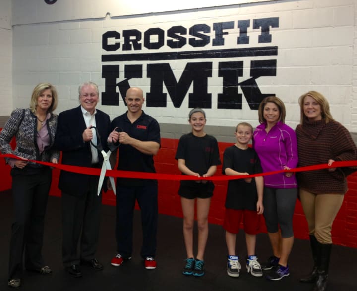 Local Fairfield dignitaries recently celebrated the official opening of CrossFit KMK. 
