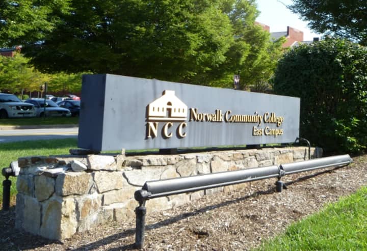 Norwalk Community College will hold registration for its winter session beginning Monday.
