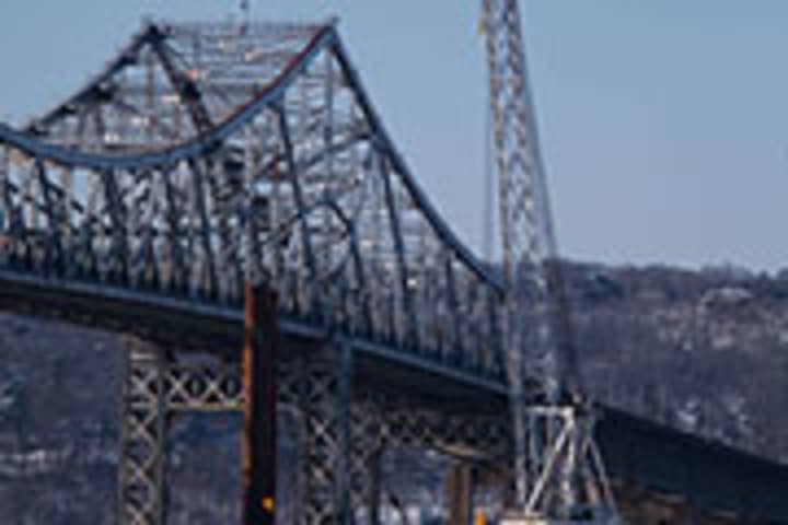 Permanent pile installation at main span of the New NY Bridge continues in early May.
