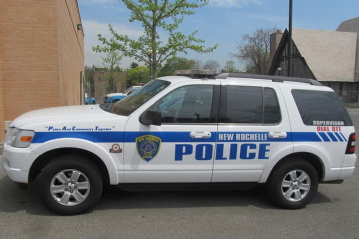A New Rochelle man is under arrest after allegedly threatening people with a machete on Monday morning, May 12.