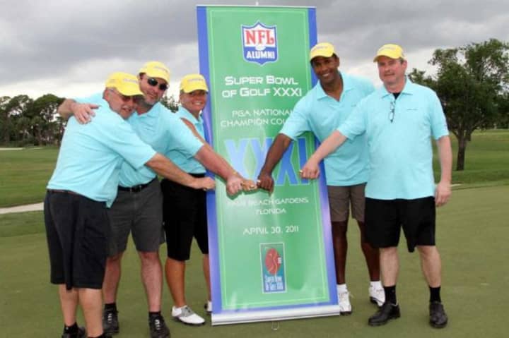 NFL Alumni will play a golf tournament in Darien to raise money for a Norwalk-based charity.