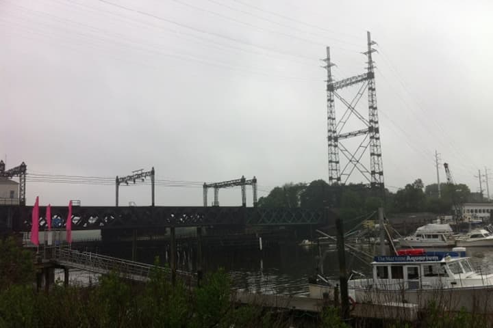 Gov. Dannel P. Malloy and Metro-North will be seeking federal funds to replace the walk bridge in Norwalk that has malfunctioned twice in the last two weeks.