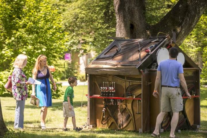Caramoor Center For Music and the Arts&#x27; In The Garden Of Sonic Delights receives positive reviews from A Closer Listen.