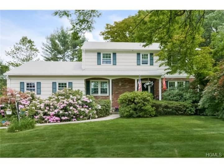 111 Orchard Road, Briarcliff Manor