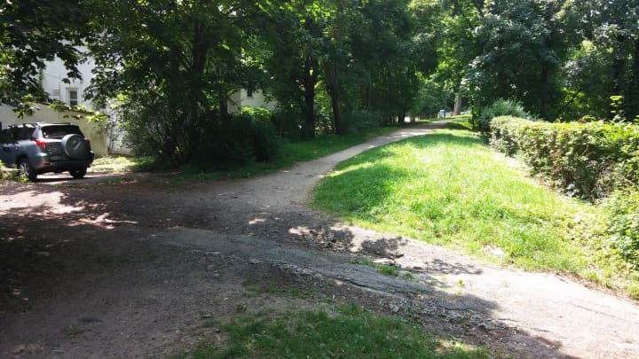 The area of the Croton Aqueduct Trail in Hastings where a 33-year-old man who later died was found.