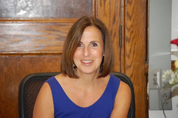 The Hastings-on-Hudson Board of Education has named Rochelle Mitlak as the new director of curriculum and instruction.