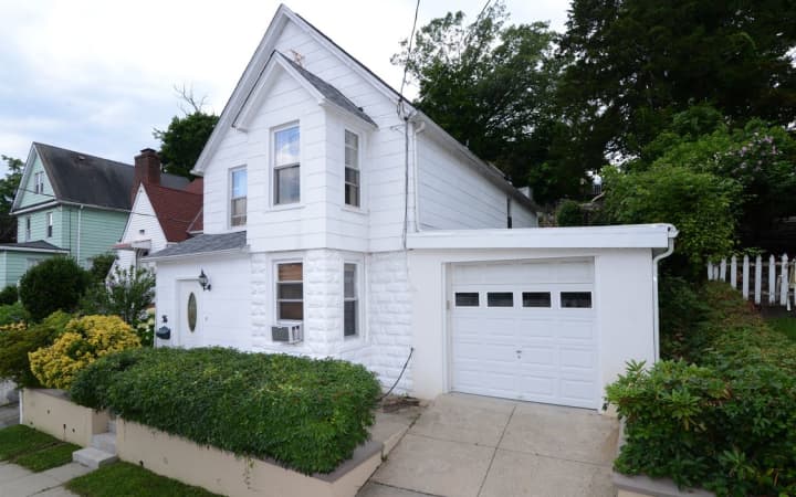 35 North Perkins Ave., Elmsford