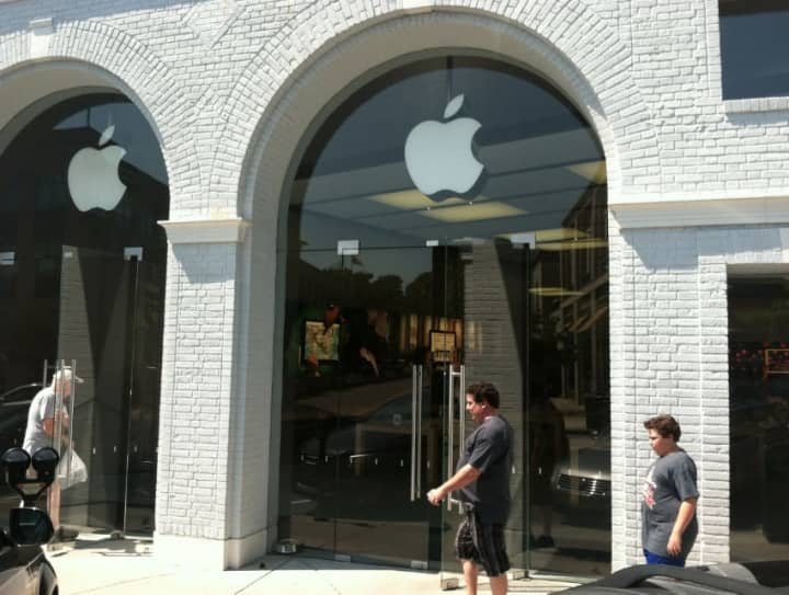 The suspect in a theft didn&#x27;t get far from the Apple Store on Greenwich Avenue -- he was arrested shortly after leaving store with an Apple product, police said.