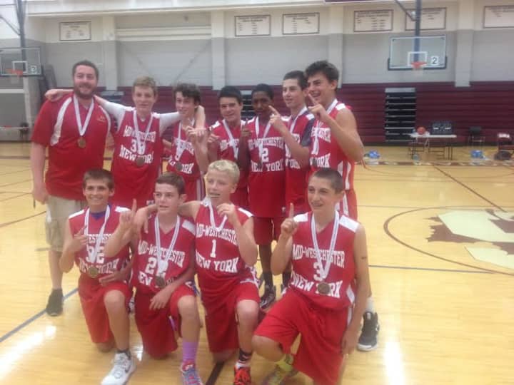 The Mid-Westchester JCC Maccabi Games gold medal Under-14 Boys basketball team.
