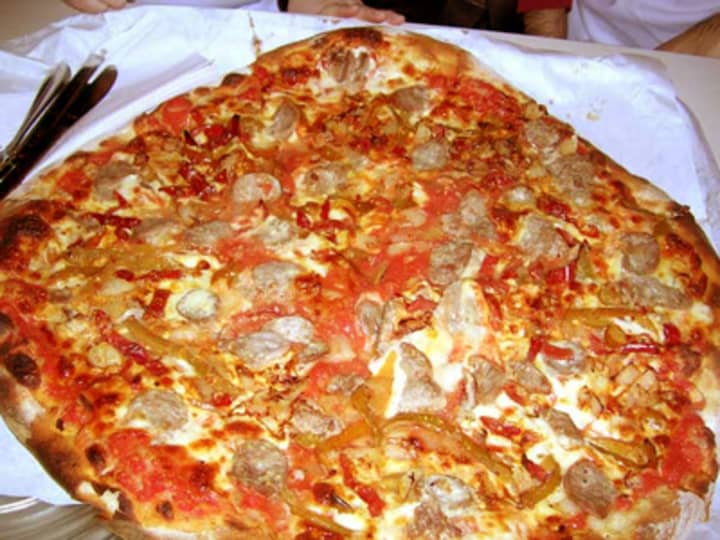 Frank Pepe&#x27;s pizza ranks best in nation. 