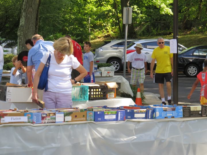 There was no shortage of shoppers at the Scarsdale Book Sale.